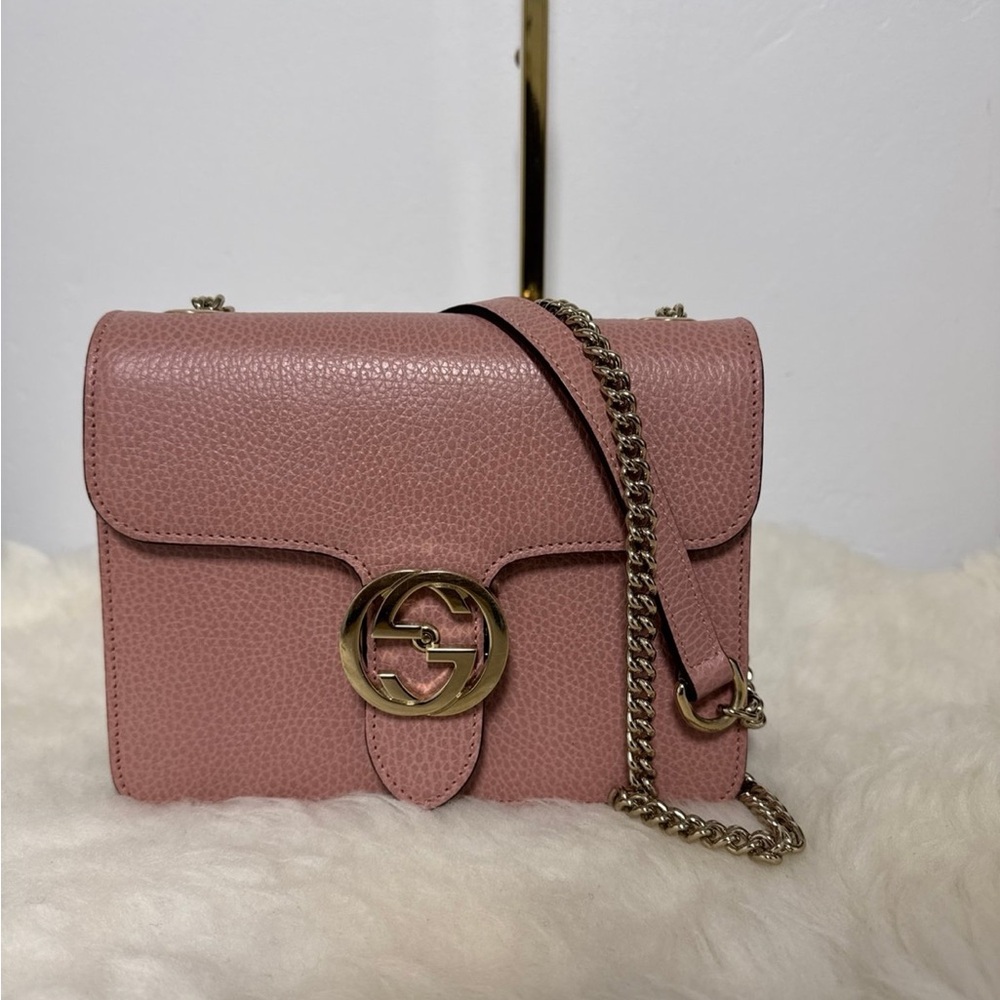 Gucci Pink Crossbody interlocking Bag with Gold Chain VGUC
